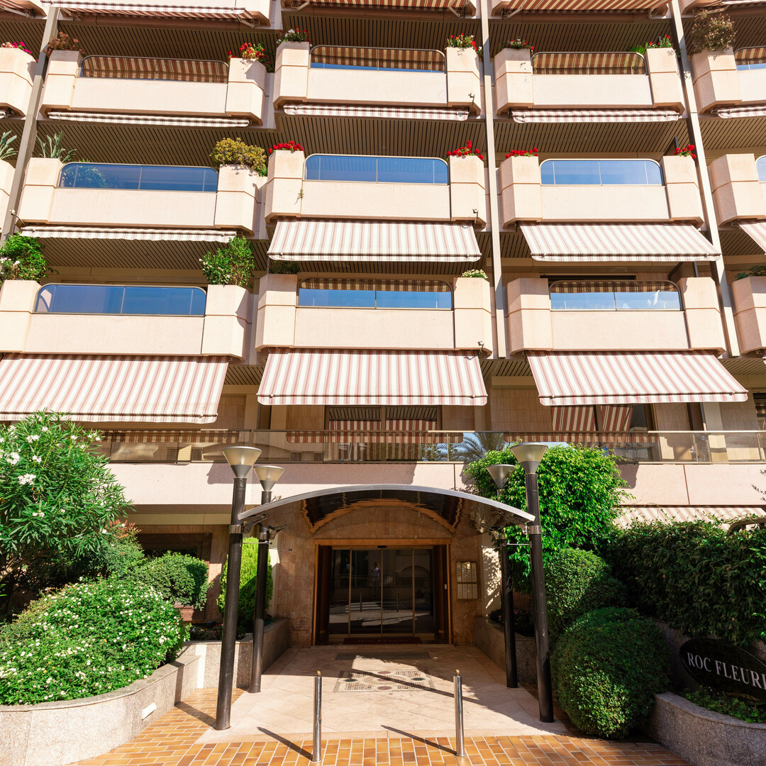 GRAND APPARTEMENT AVEC TERRASSE - LE ROC FLEURI - Location d'appartements à Monaco