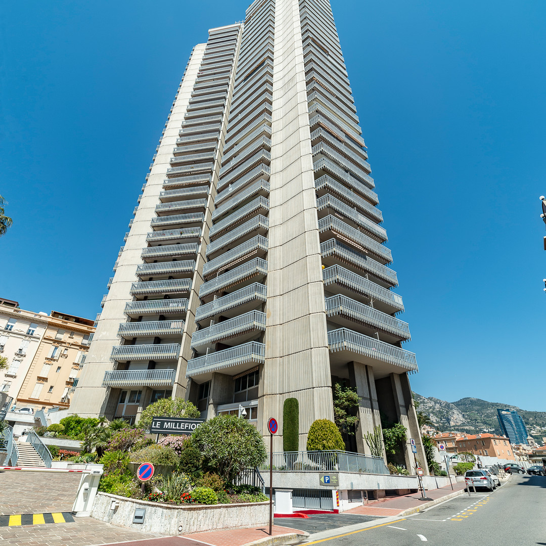 SPACIEUX STUDIO  AVEC VUE MER AU MILLEFIORI - Location d'appartements à Monaco