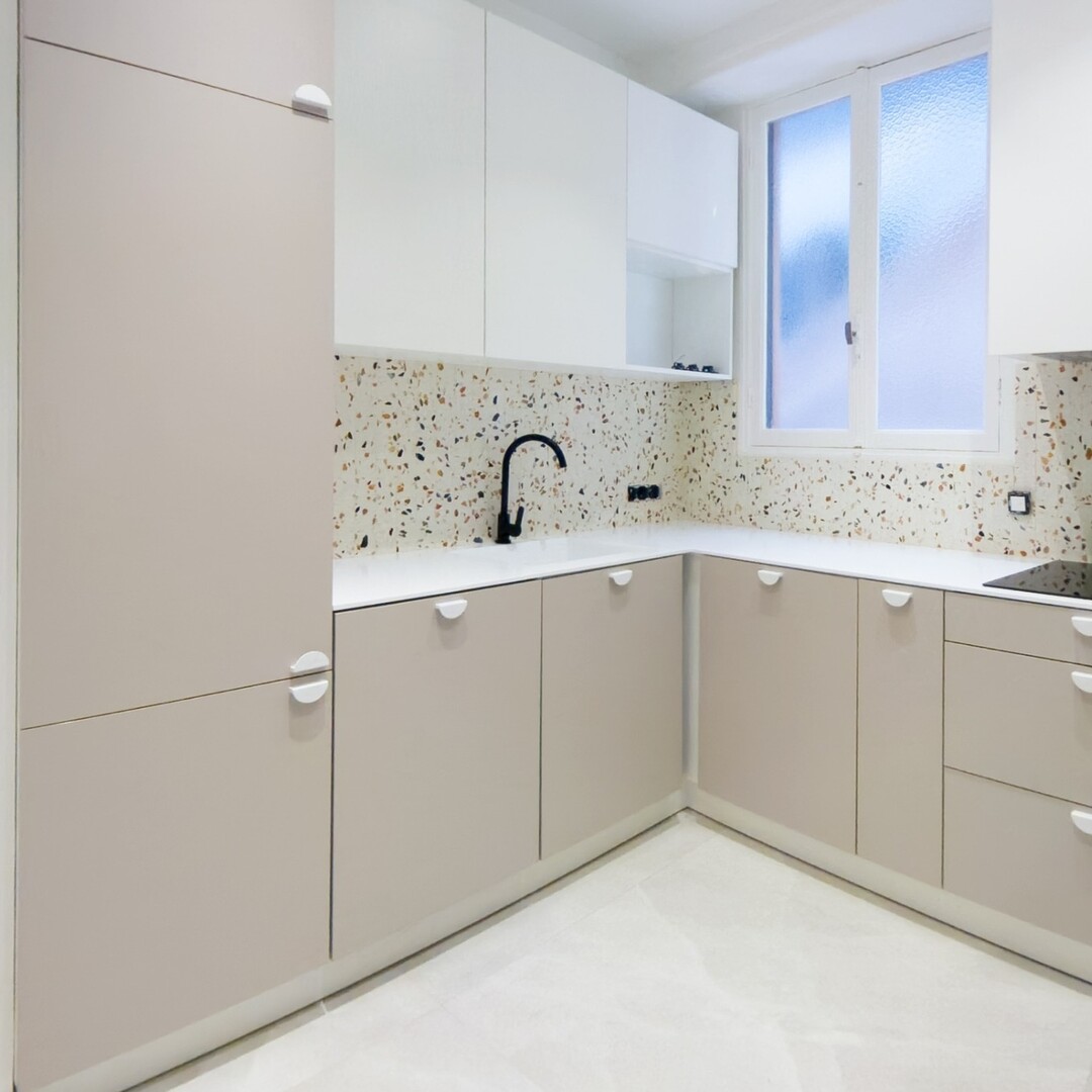 3 pièces entièrement rénové - Intérieur soigné avec aperçu mer - Location d'appartements à Monaco