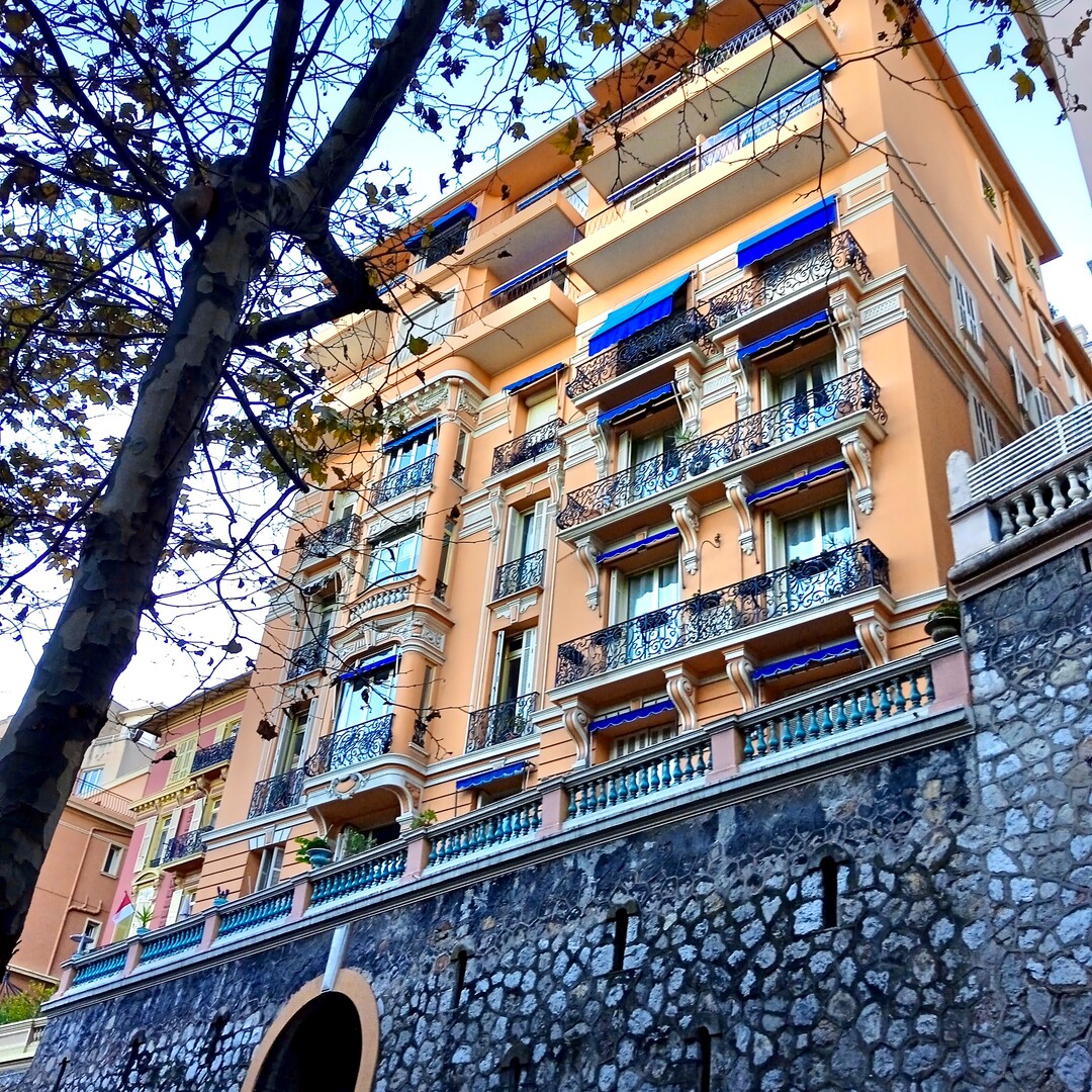 LOI 887 - Palais Bel Azur - Boulevard Rainier III - Location d'appartements à Monaco