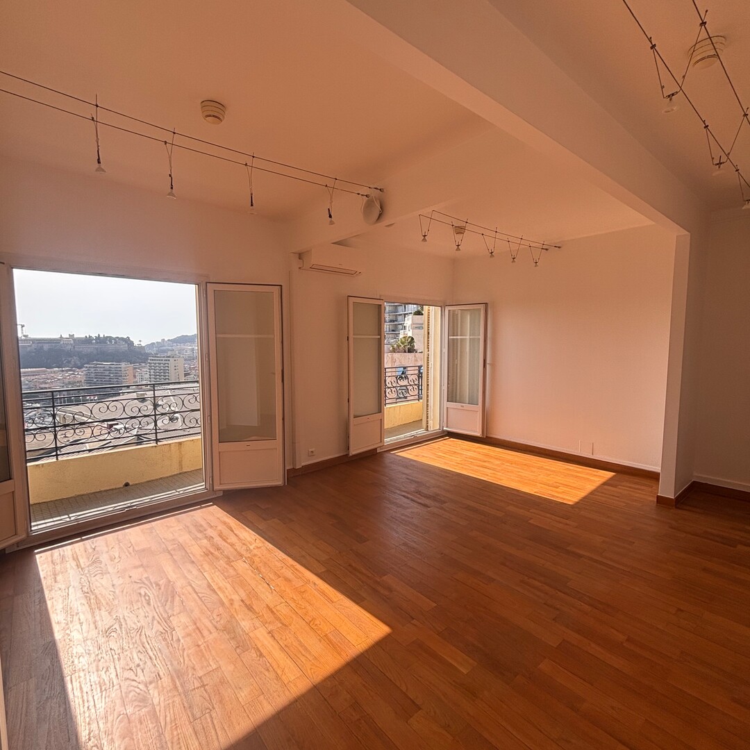 LUMINEUX STUDIO AVEC VUE PORT / ROCHER - Location d'appartements à Monaco