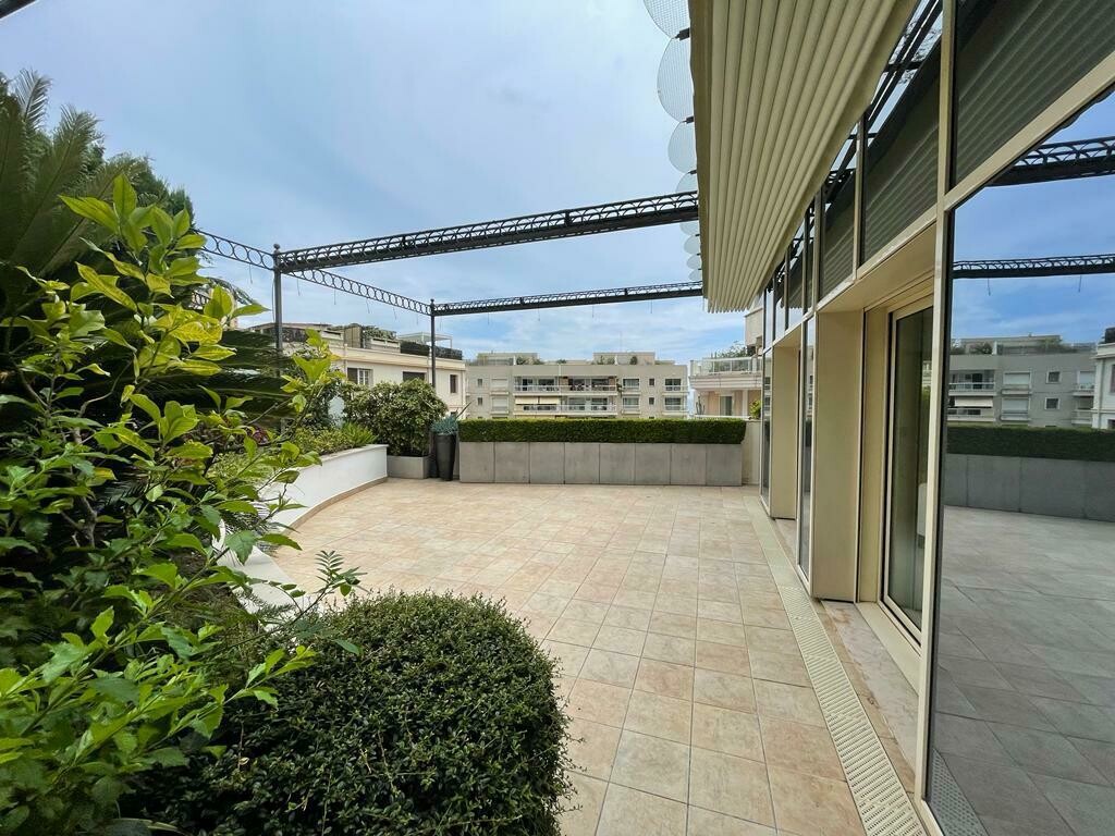 LAROUSSE-SAINT ROMAN /  5 PIECES ENTIEREMENT RENOVE - Location d'appartements à Monaco