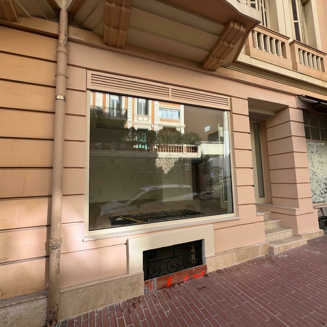 Boulevard d'ITALIE /  BUREAU AVEC VITRINE - Location d'appartements à Monaco