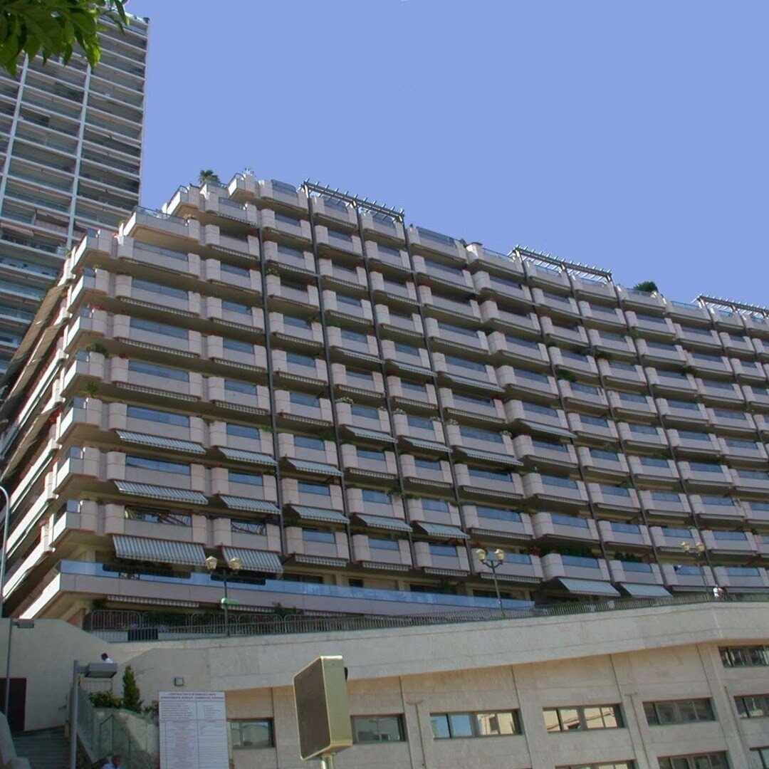 Location Villa Triplex 7-8 pièces piscine Monaco Résidence de standing - Location d'appartements à Monaco