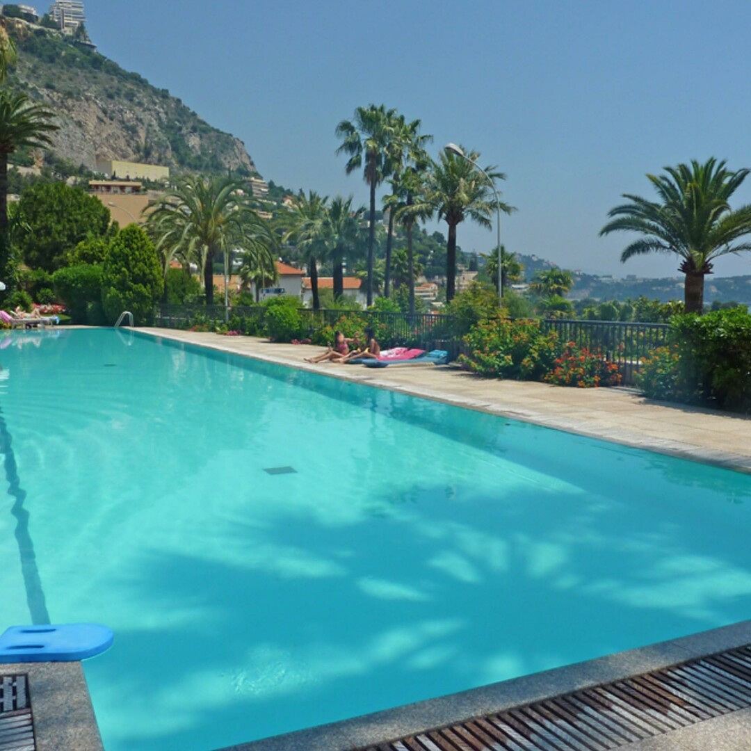 Pied à terre dans résidence avec piscine - Location d'appartements à Monaco