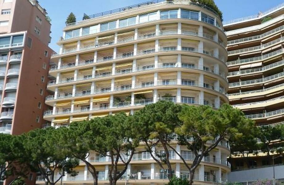 GRAND BUREAU SUR LE PORT - Location d'appartements à Monaco