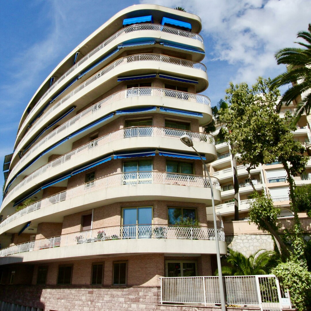 APPARTEMENT UNIQUE – 4 CHAMBRES | 3 PARKINGS, À PROXIMITÉ DE L’ISM - Location d'appartements à Monaco