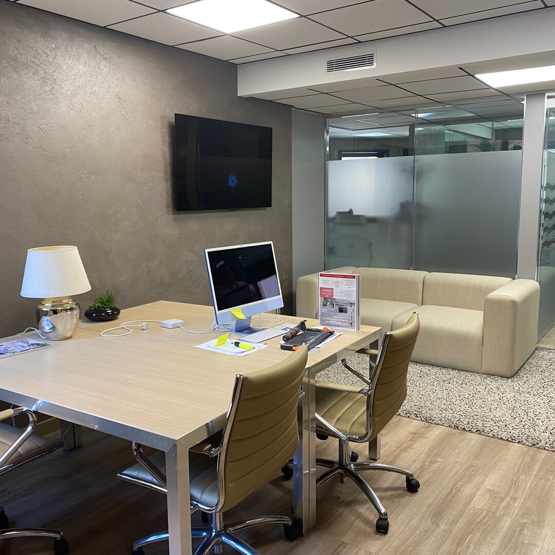 Grand bureau aménagé - Location d'appartements à Monaco