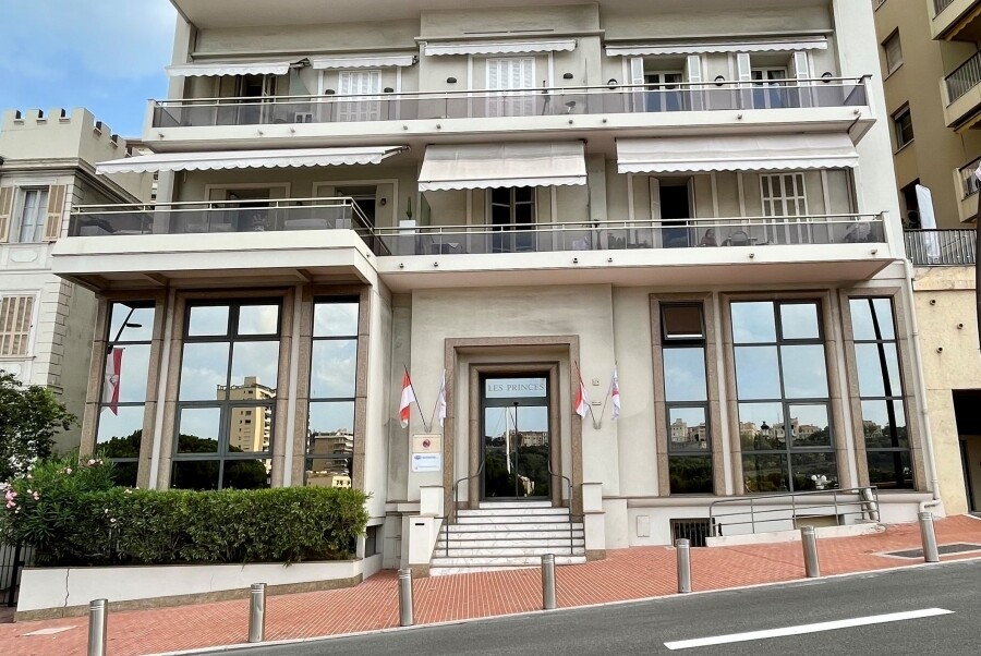 MAGNIFIQUE BUREAU PORT HERCULE - Location d'appartements à Monaco