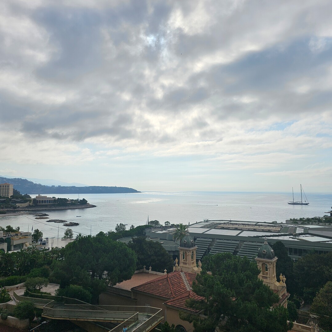 FRONT DE MER - PROCHE CARRE D'OR - Location d'appartements à Monaco