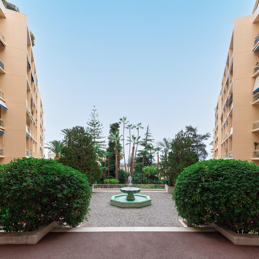3 PIÈCES RÉNOVÉ AVEC VUE MER - Location d'appartements à Monaco