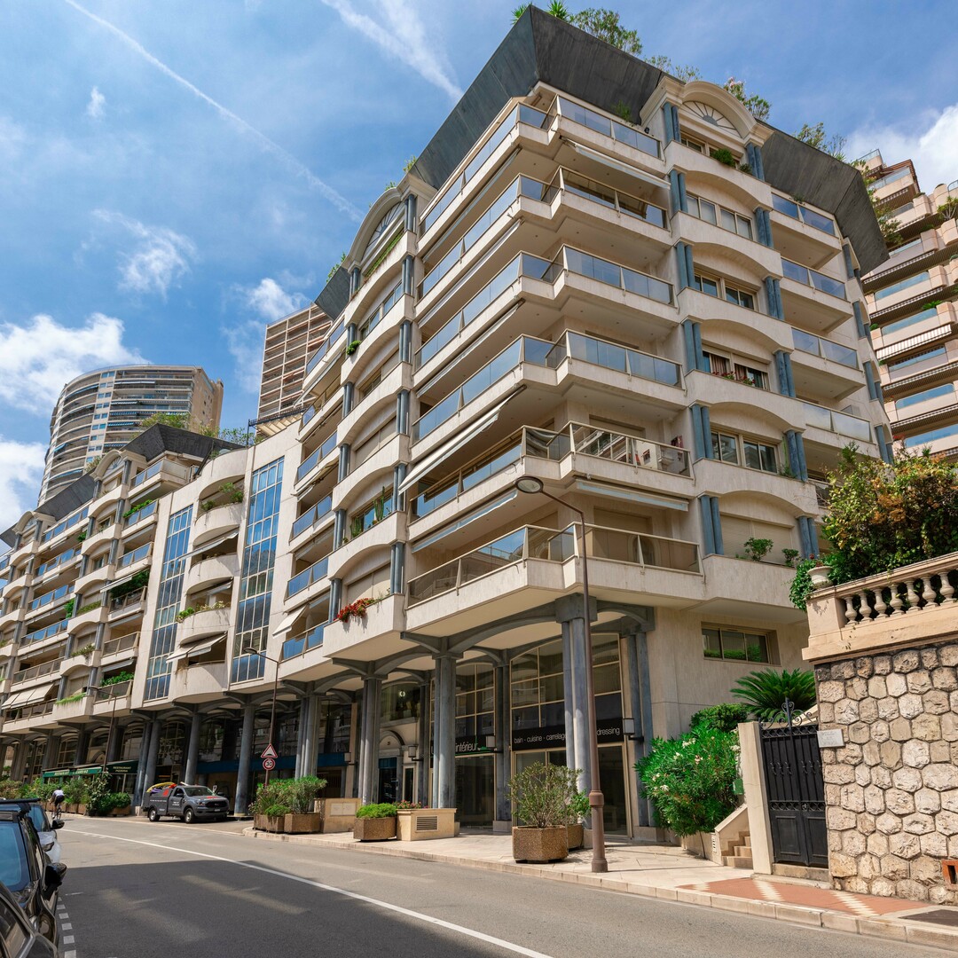 SPACIEUX BUREAU DANS UNE RÉSIDENCE DE STANDING - Location d'appartements à Monaco