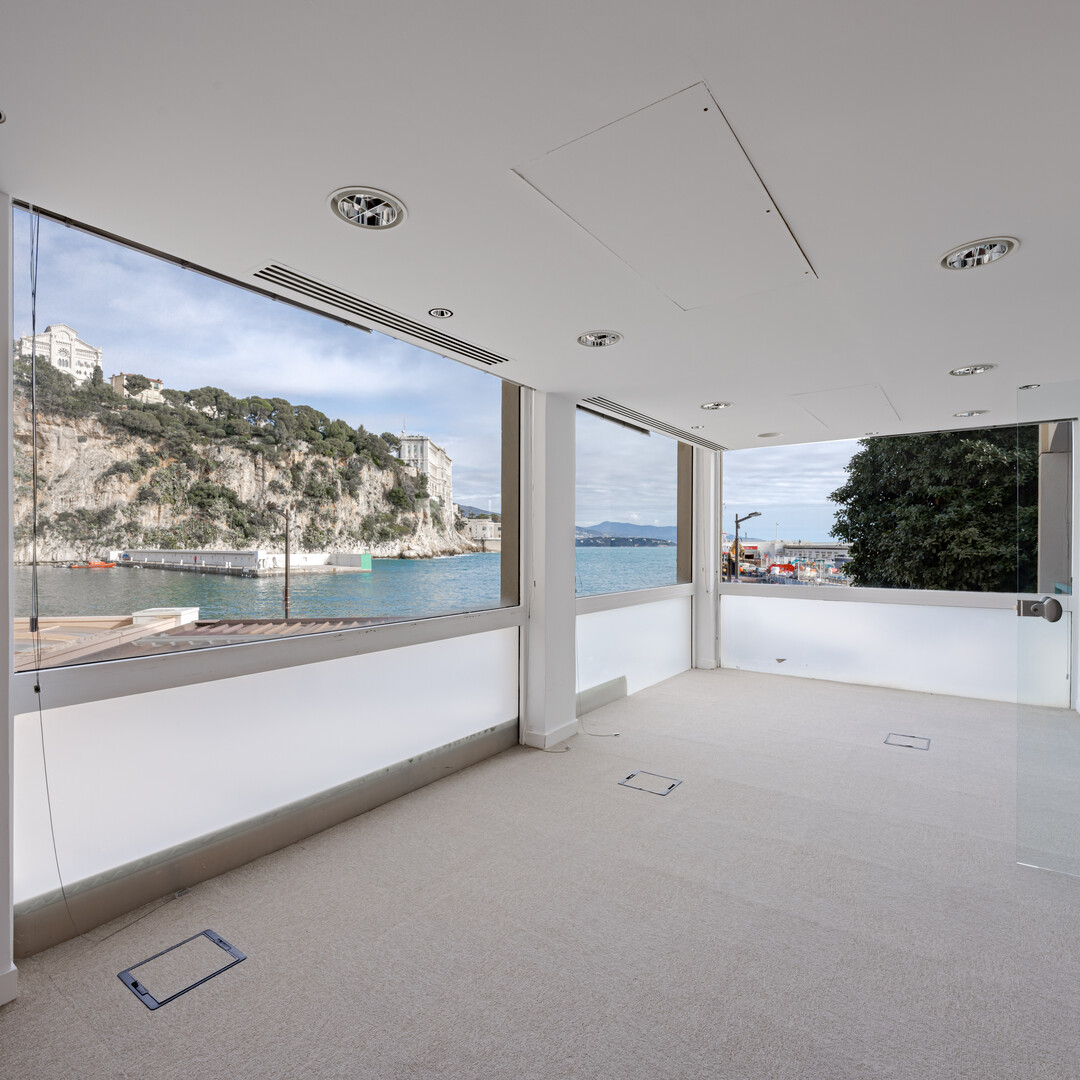 SPACIEUX BUREAUX PROCHE DE LA MER - Location d'appartements à Monaco