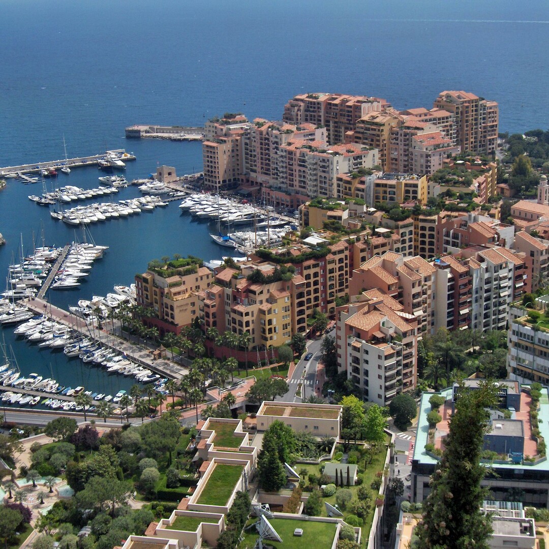DEUX PIECES VUE JARDINS - Location d'appartements à Monaco