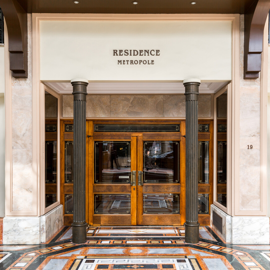 RARE APPARTEMENT DE 5 PIECES AVEC VERANDA - RESIDENCE LE METROPOLE CARRE D'OR - Location d'appartements à Monaco