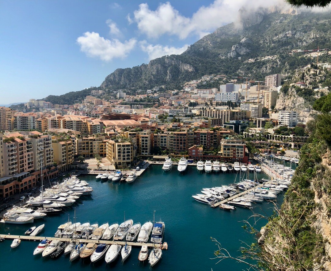 BUREAU MEUBLE - PROCHE DU STADE LOUIS II - FONTVIEILLE - Location d'appartements à Monaco
