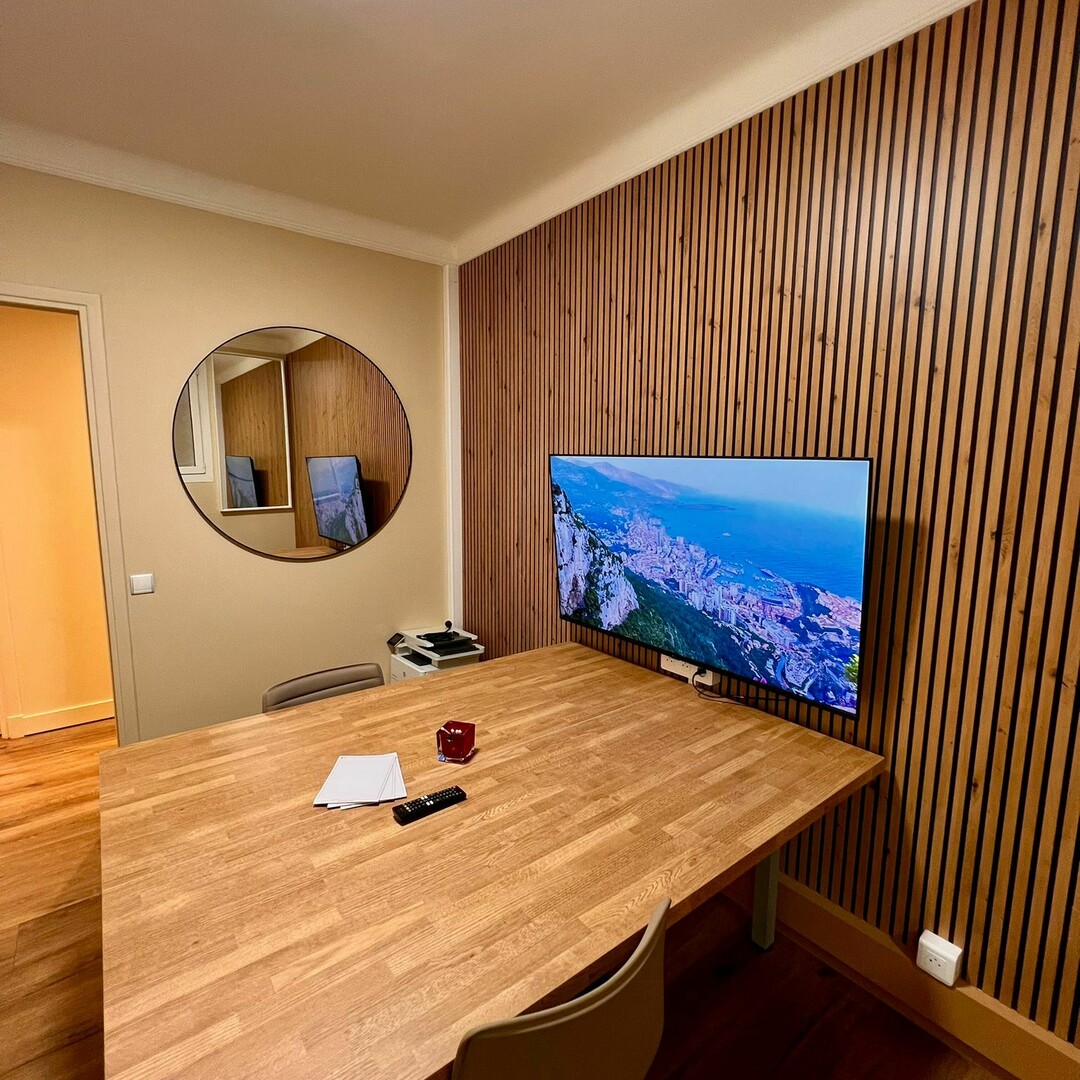 BUREAU RÉNOVÉ ET MEUBLÉ SUR LE PORT - Location d'appartements à Monaco