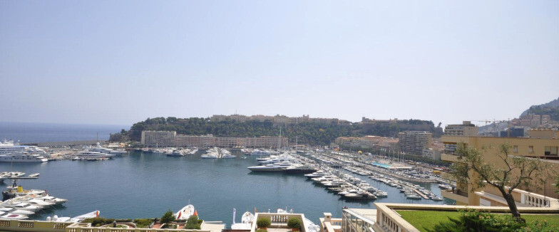 Luxueux duplex avec 3 chambres + 1 chambre de service - Location d'appartements à Monaco