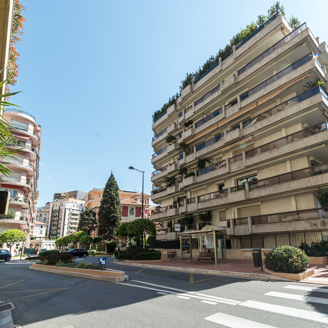 BEVERLY PALACE - Studio avec Jardin