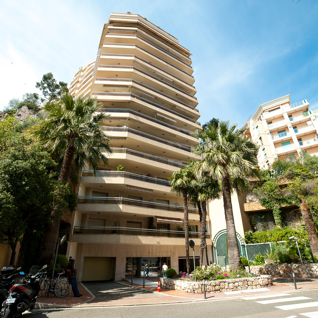 EMPLACEMENT DE PARKING / RESIDENCE LES LIGURES