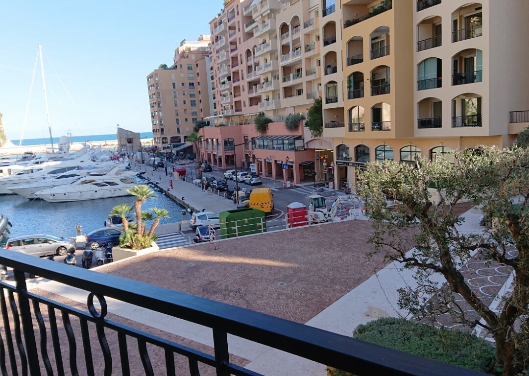 Fontvieille - Studio lumineux sur la placette des Oliviers