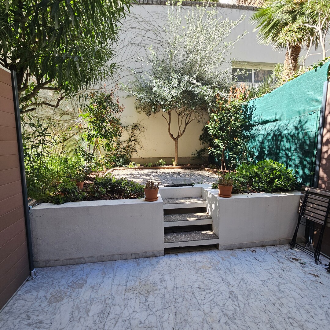 Charmant studio avec jardin au calme