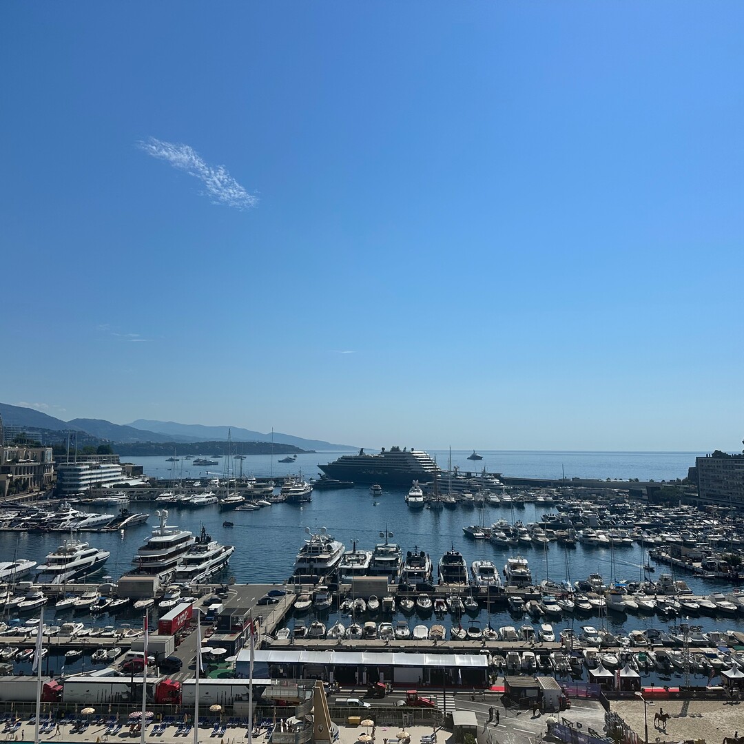 SHANGRI-LA : A LOUER 4P- VUE PORT PANORAMIQUE - TERRASSE