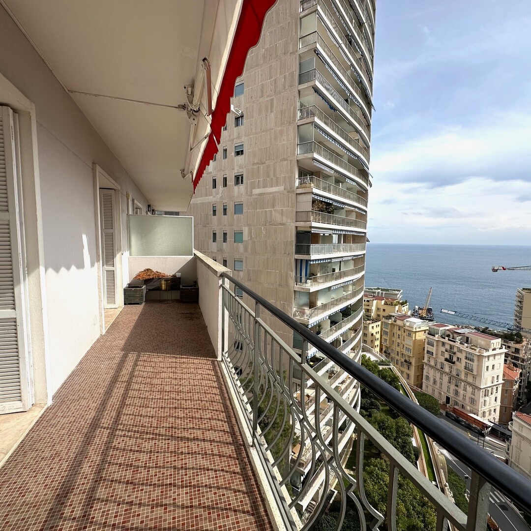 AUTEUIL : 3P - TERRASSE - VUE MER