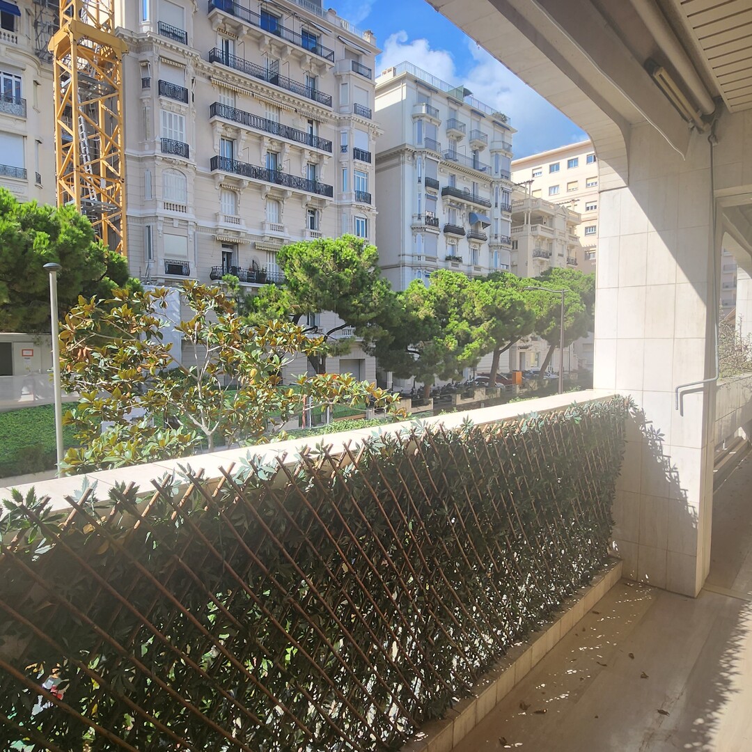 CARRE D'OR - GEORGE V - 2 PIÈCES