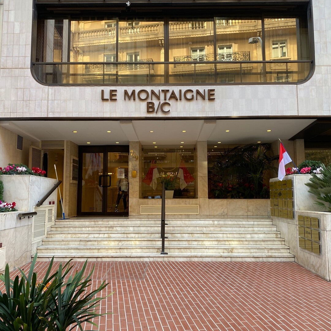PARKING - MONTAIGNE B/C - CARRÉ OR