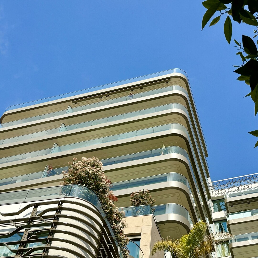 STUDIO NEUF DANS IMMEUBLE DE PRESTIGE