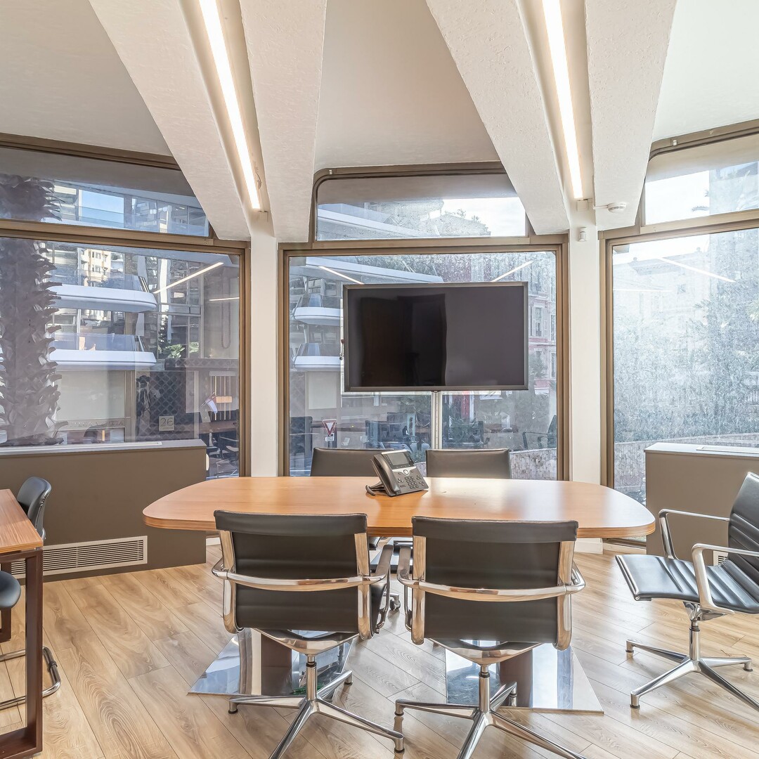 Bureaux / Bail commercial de 743 m2 en plein coeur du Carré d'Or -