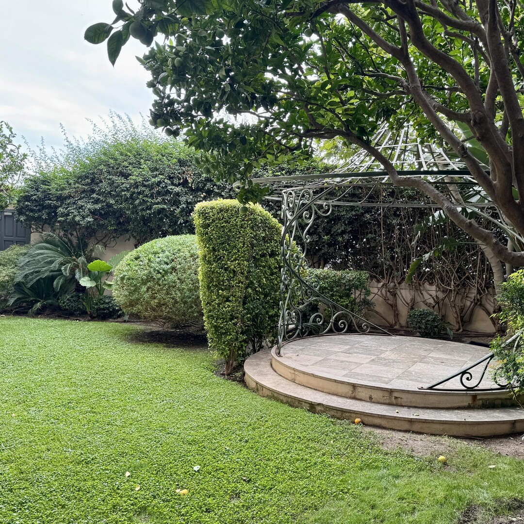 Exceptionnel duplex avec jardin sur le Rocher