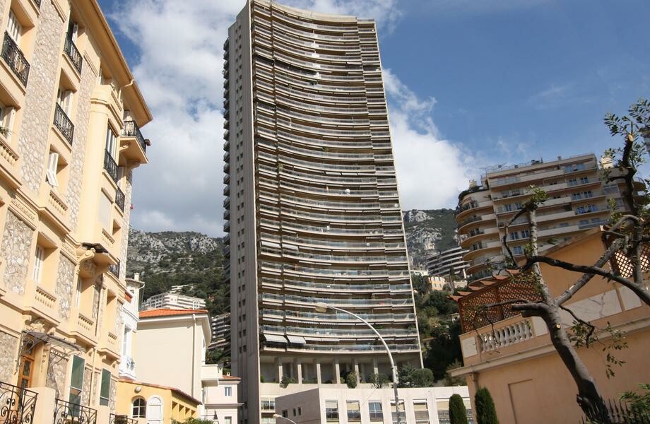 RARE CAVE A VENDRE A L'ANNONCIADE