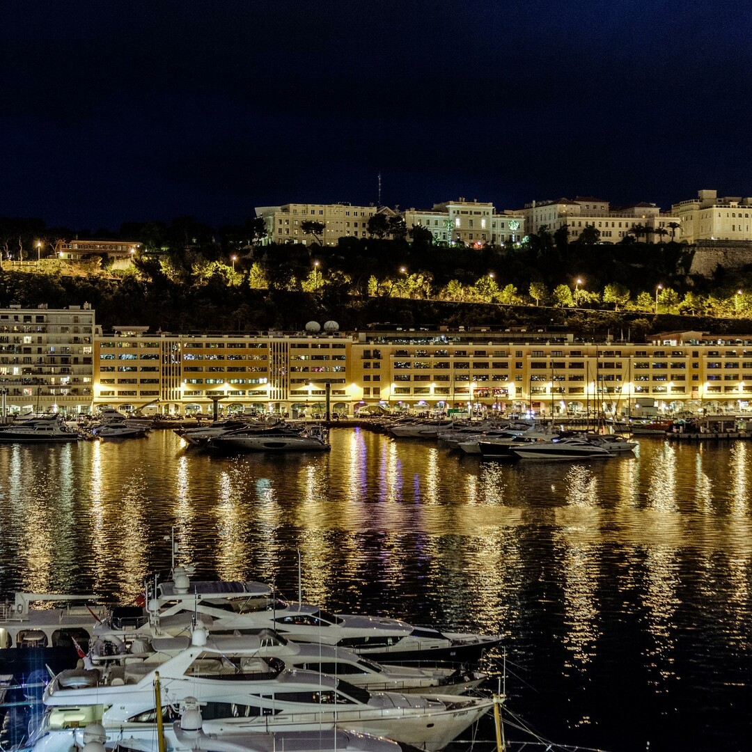 Spacieux et lumineux 3 pièces sur le port | Semi-meublé