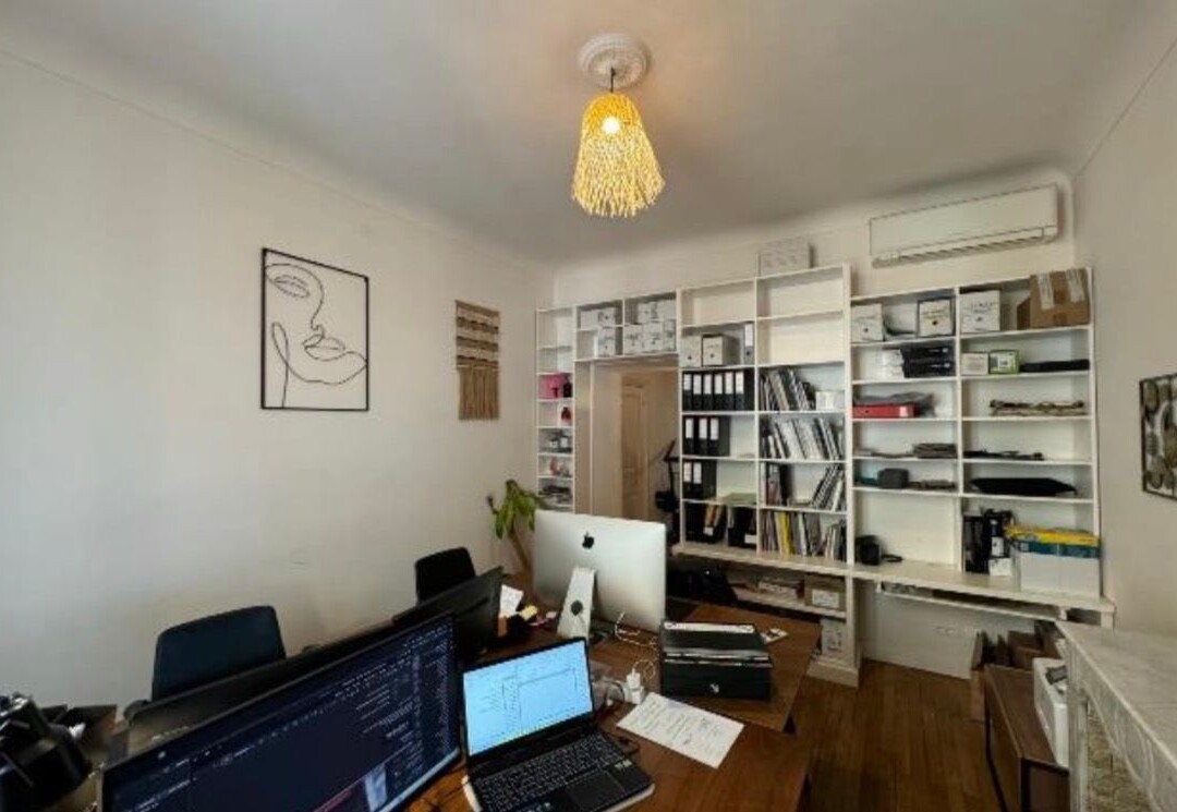 2P USAGE MIXTE AVEC PATIO – Rue de Millo