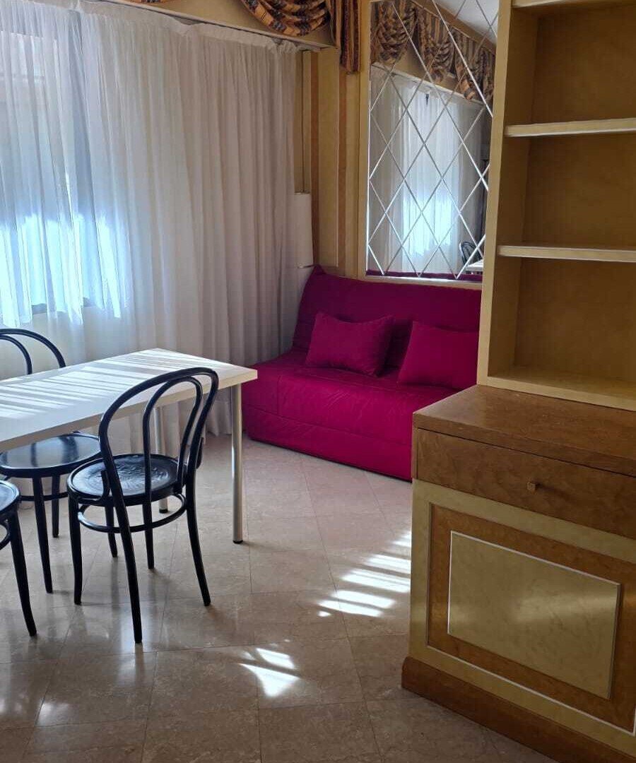 À LOUER – STUDIO MEUBLÉ