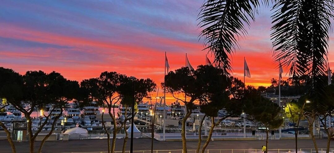 EXCEPTIONNEL APPARTEMENT PORT HERCULE