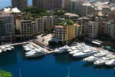 MAGNIFIQUE BUREAU PORT DE FONTVIEILLE