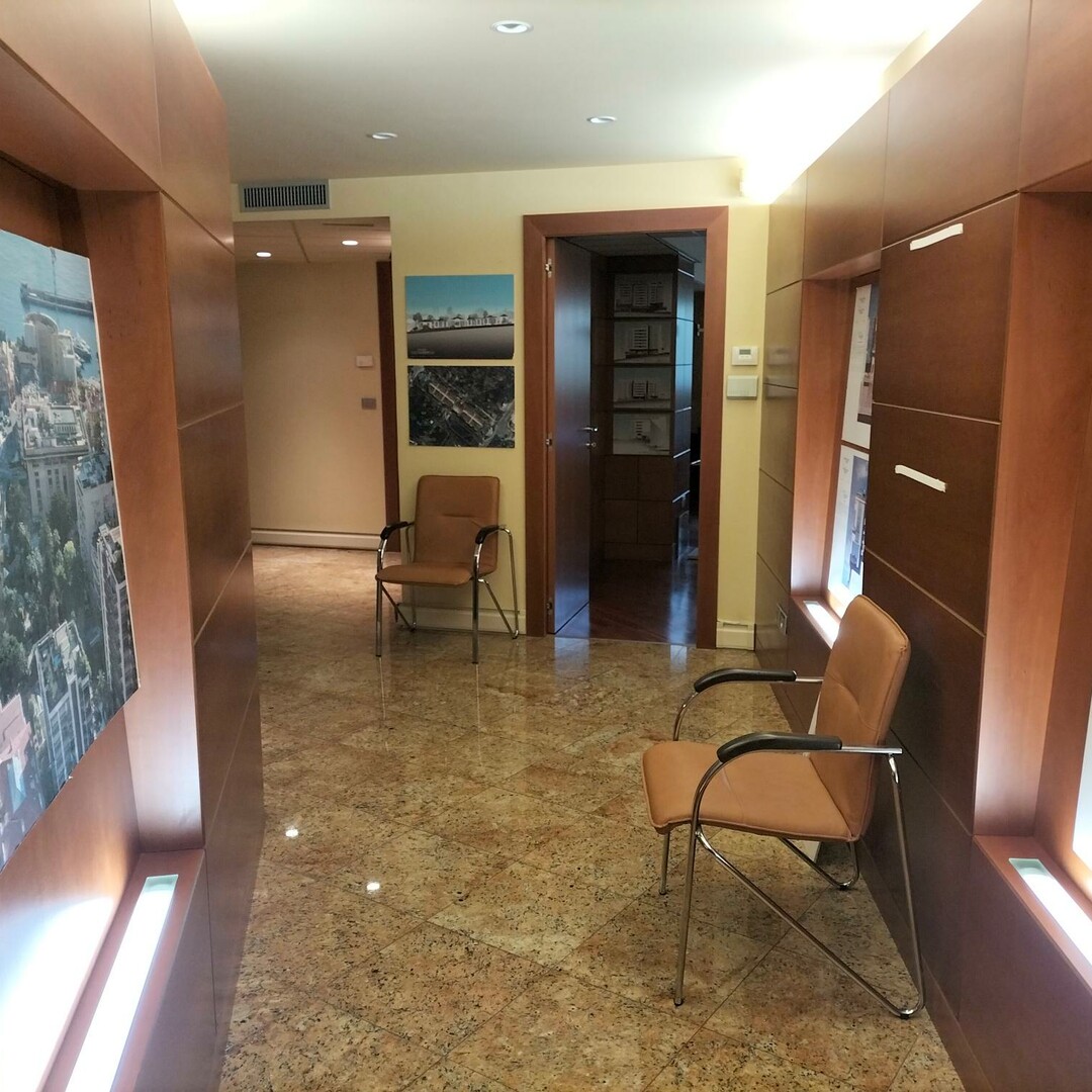 BUREAU DANS UNE RÉSIDENCE DE STANDING