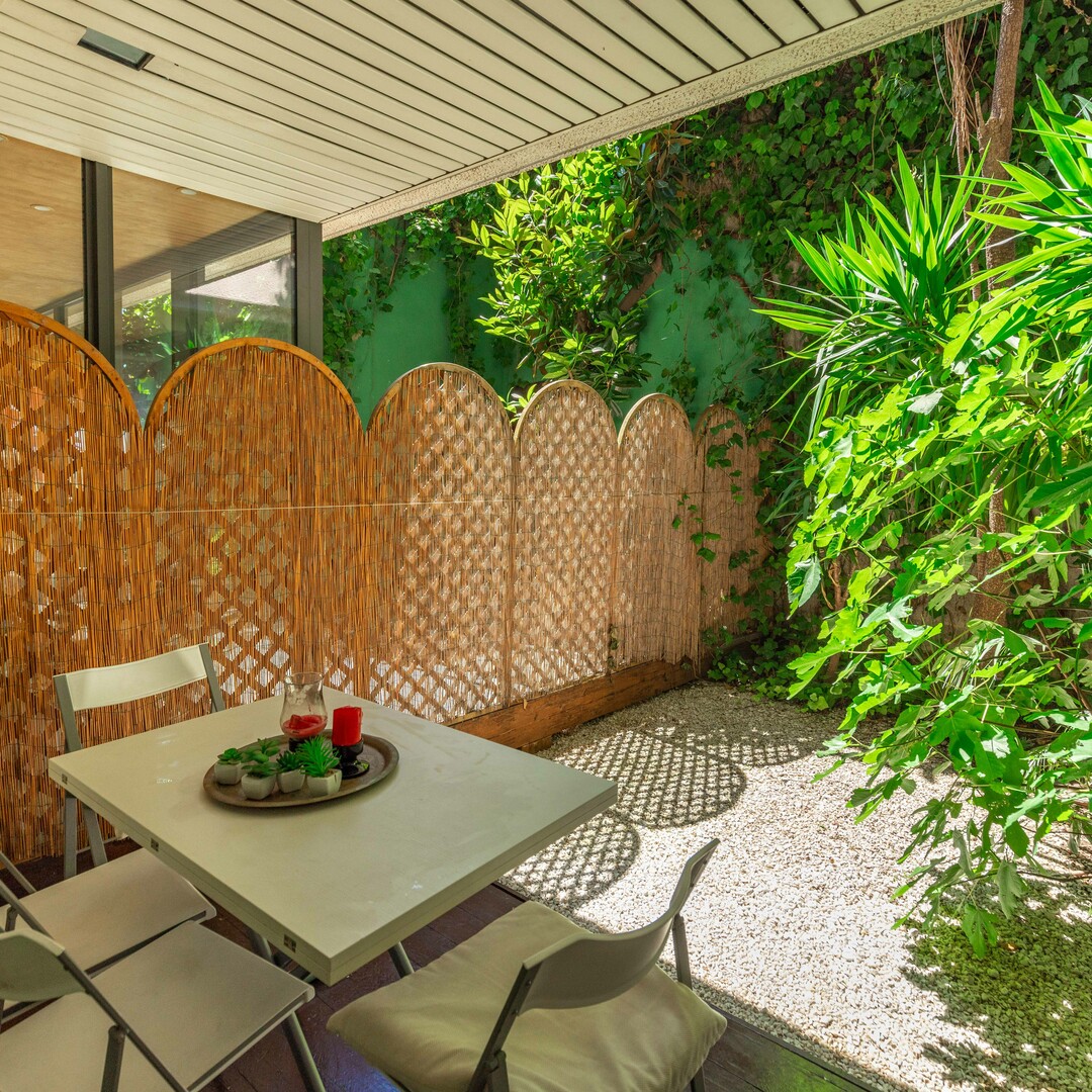 STUDIO MEUBLÉ AVEC JARDIN