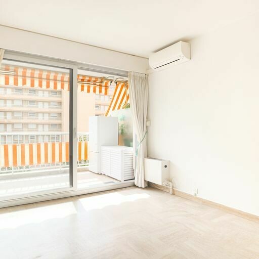 GRAND STUDIO AVEC TERRASSE