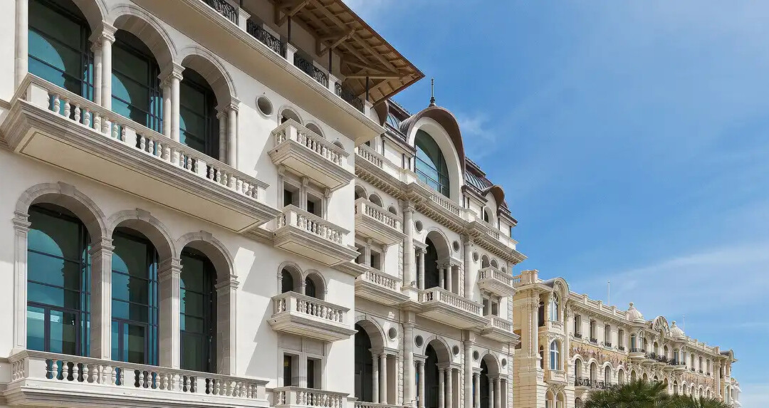 LE BALMORAL