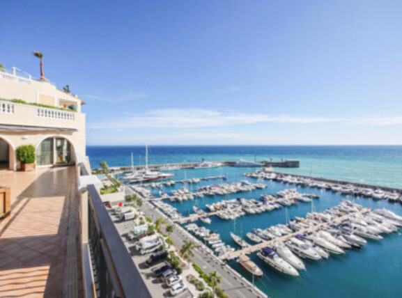 Appartement familial avec vue sur la mer et piscine privée