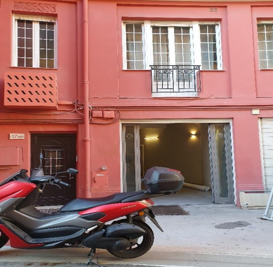 Espace commercial de premier choix à louer au rez-de-chaussée à Monaco