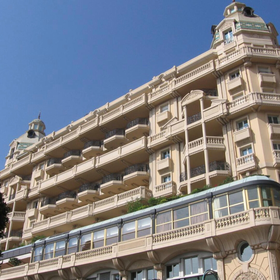 LUXUEUX 5 PIECES AU CŒUR DU CARRÉ D’OR - RÉSIDENCE « LE METROPOLE» - Location d'appartements à Monaco