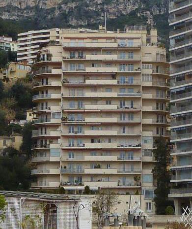 Sole Agent – High-end renovated luxury apartment with sea view