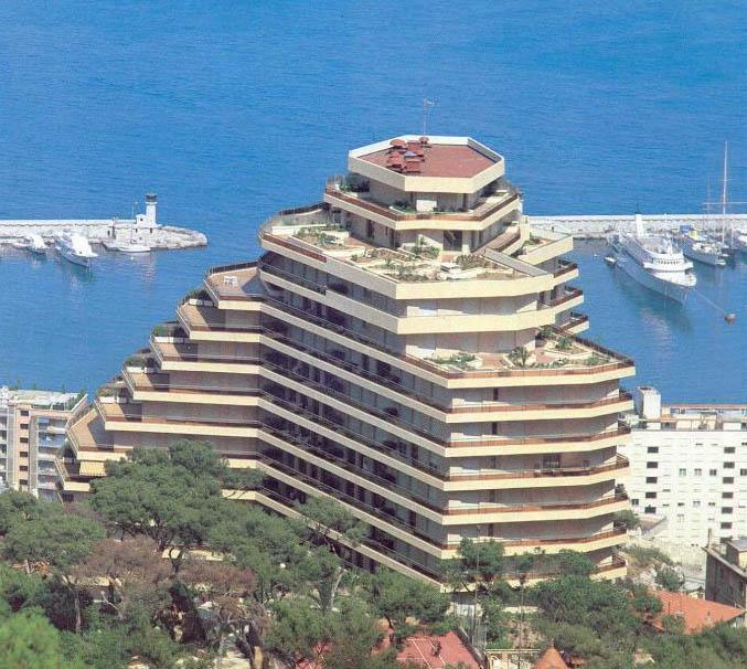 Sole Agent – High-end renovated luxury apartment with sea view