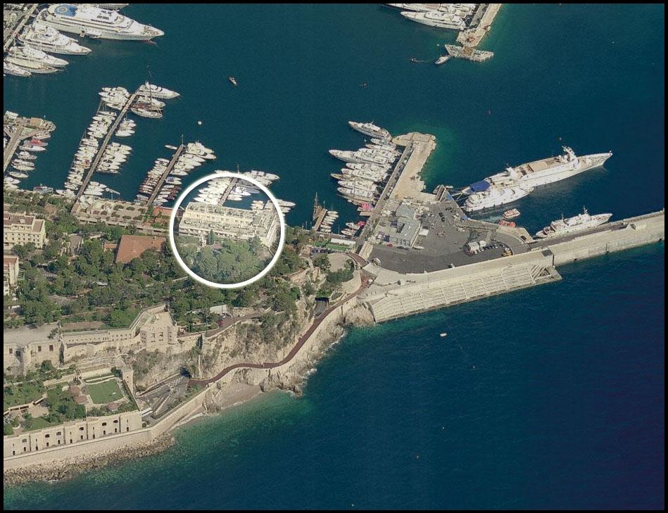 Sole Agent – High-end renovated luxury apartment with sea view